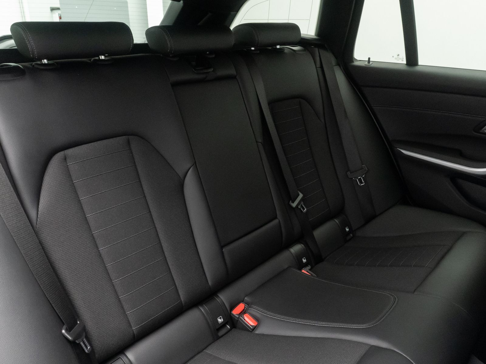 Fahrzeugabbildung BMW 320d xD Sport Line Laser DAB HiFi 360°Standheizu