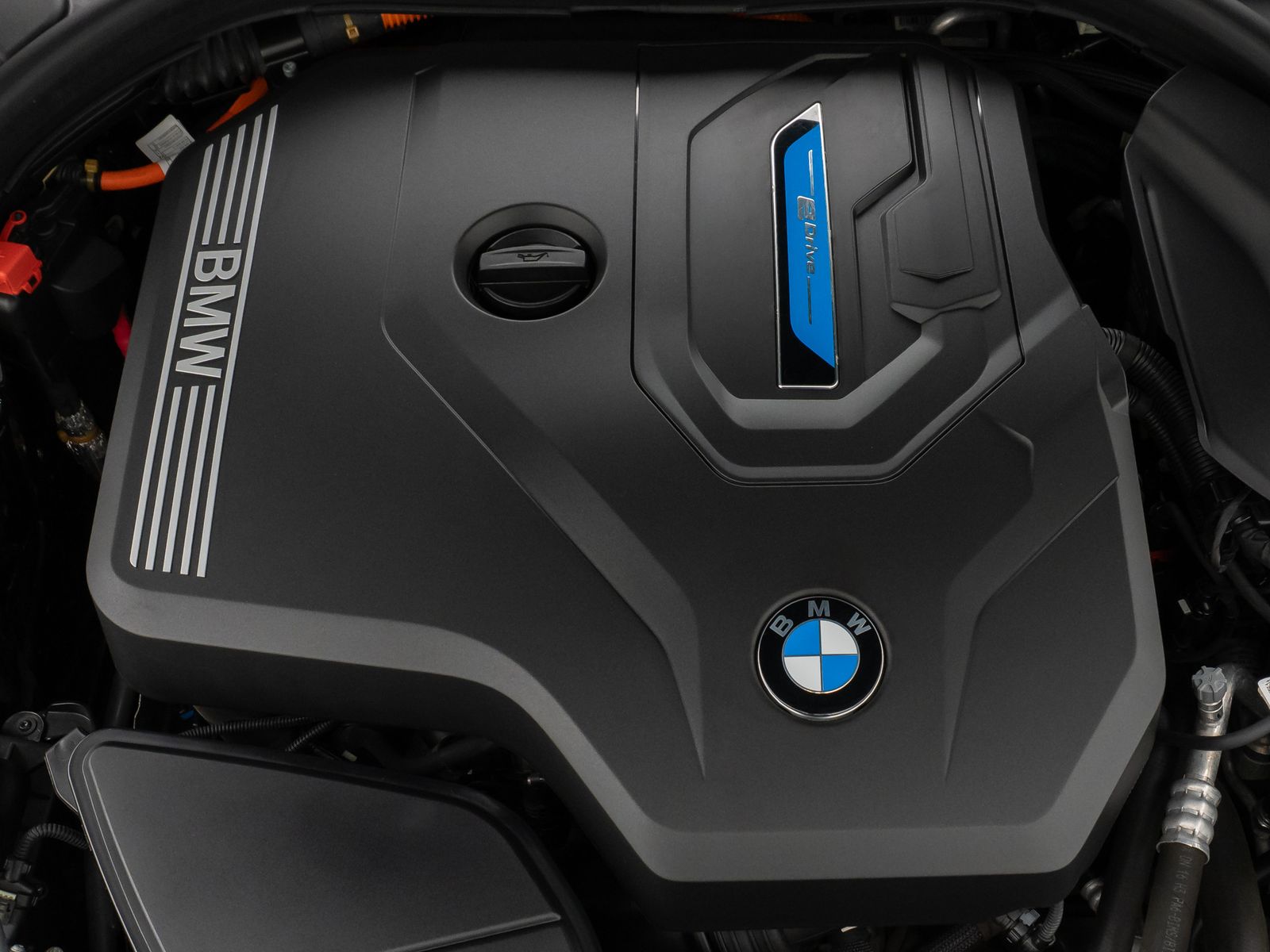 Fahrzeugabbildung BMW 530e xD Luxury Line DAB Komfort HUD Laser HiFi