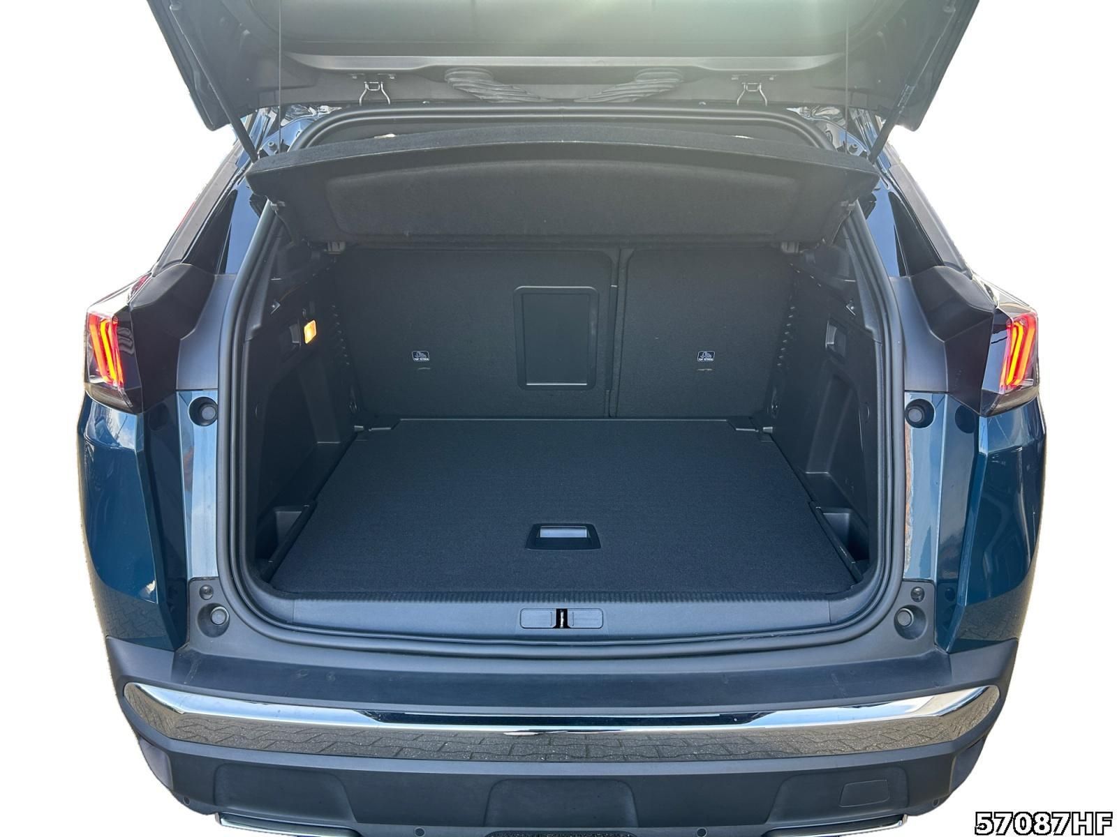 Fahrzeugabbildung Peugeot 3008 GT +180KAMERA+CARPLAY+LED+LANEASSIST+