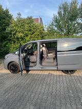Volkswagen T7 Multivan 2,0 TDI SCR DSG Style Style - VW T7 Multivan von privat