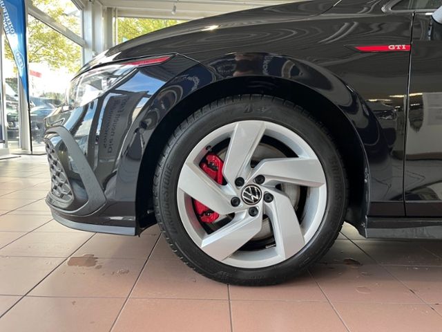 Fahrzeugabbildung Volkswagen Golf 2.0 TSI DSG GTI LEDER AHK NAVI IQ.LIGHT KAM