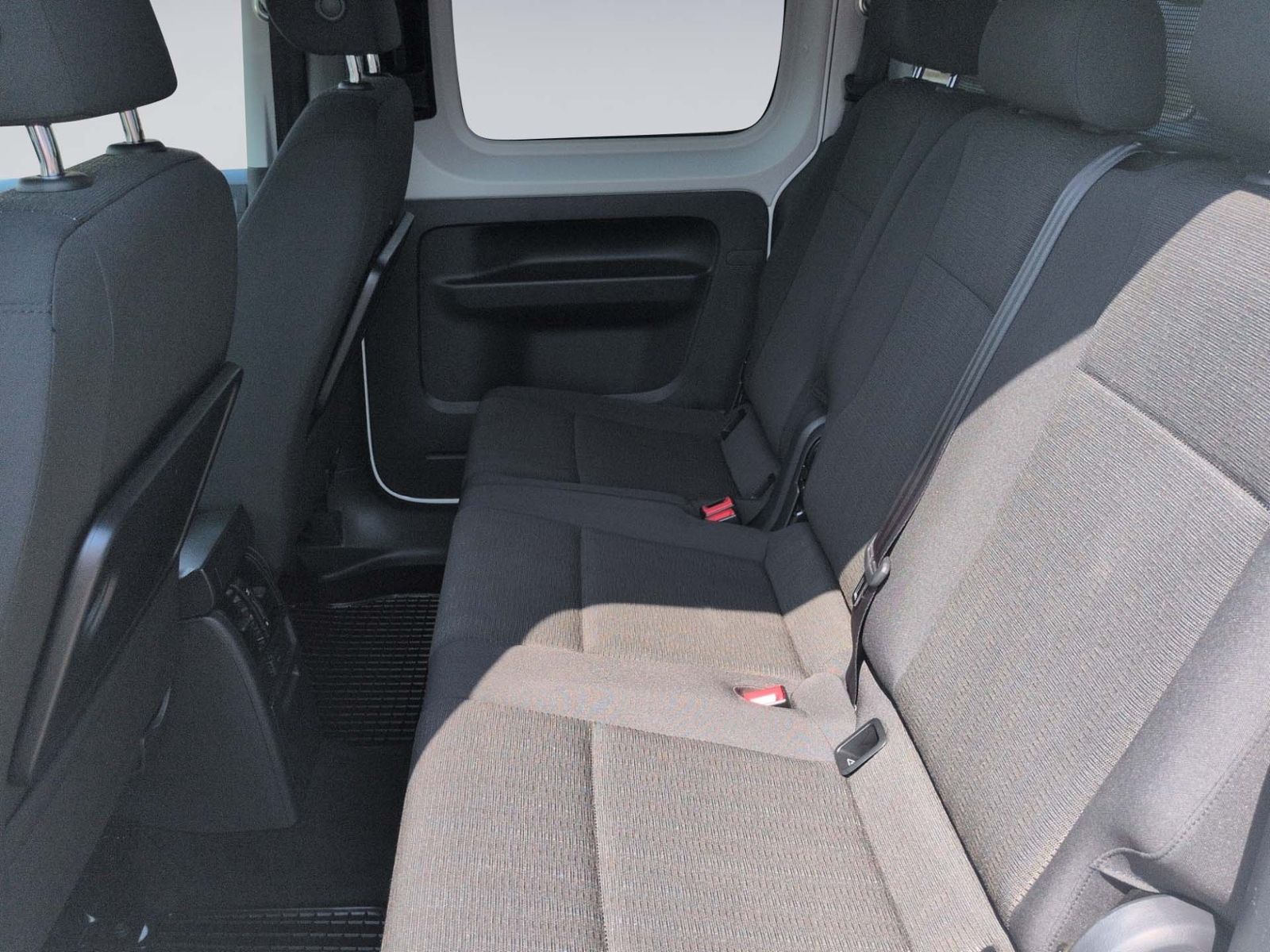 Caddy 1.4 TSI XENON+AHK+PARK-ASSIST+SHZ