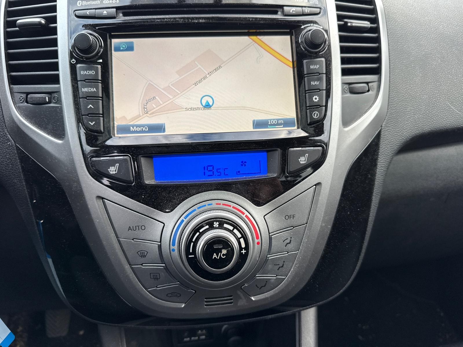 Hyundai ix20 2014 — photo 22