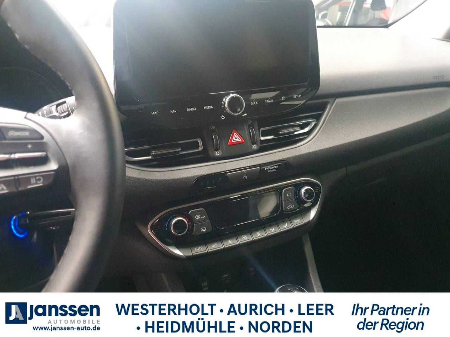 Fahrzeugabbildung Hyundai i30 FL TREND Navigationspaket