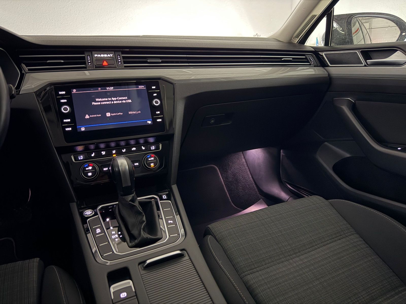 Fahrzeugabbildung Volkswagen Passat Variant 2.0 TDI Aut./MASSAGE/KAMERA/ACC