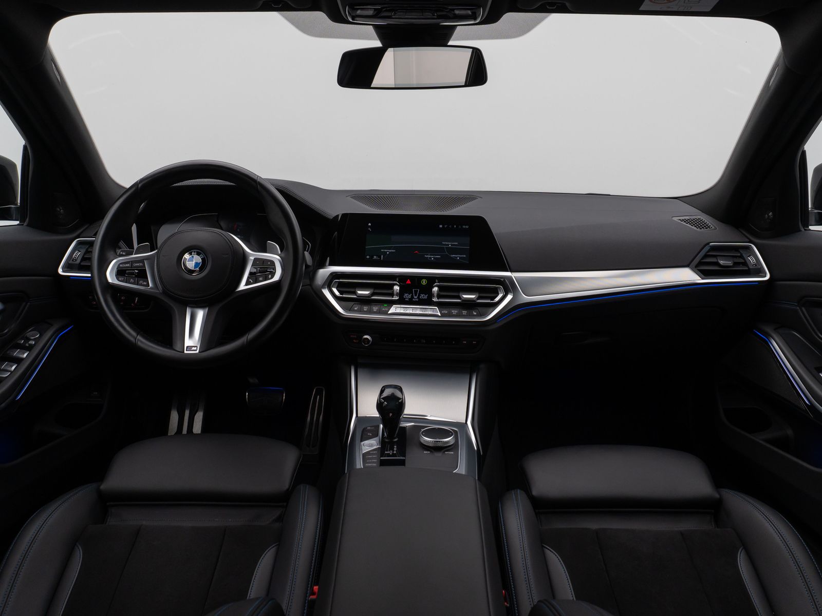 Fahrzeugabbildung BMW 330d xD M Sport Kamera HUD DAB H/K LED 19Zoll