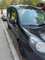 Renault Kangoo Schwarz Dachlucke AppleCarPlay  - Renault Kangoo mit Panoramadach