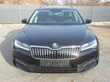 Skoda Superb Combi Ambition mit Heckschaden !!! - Skoda Superb Gebrauchtwagen in Magdeburg