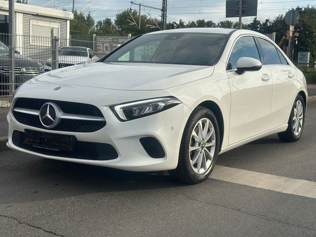 Mercedes-Benz A 220 LIMOUSINE*LEDER+AHK+DIGITAL*
