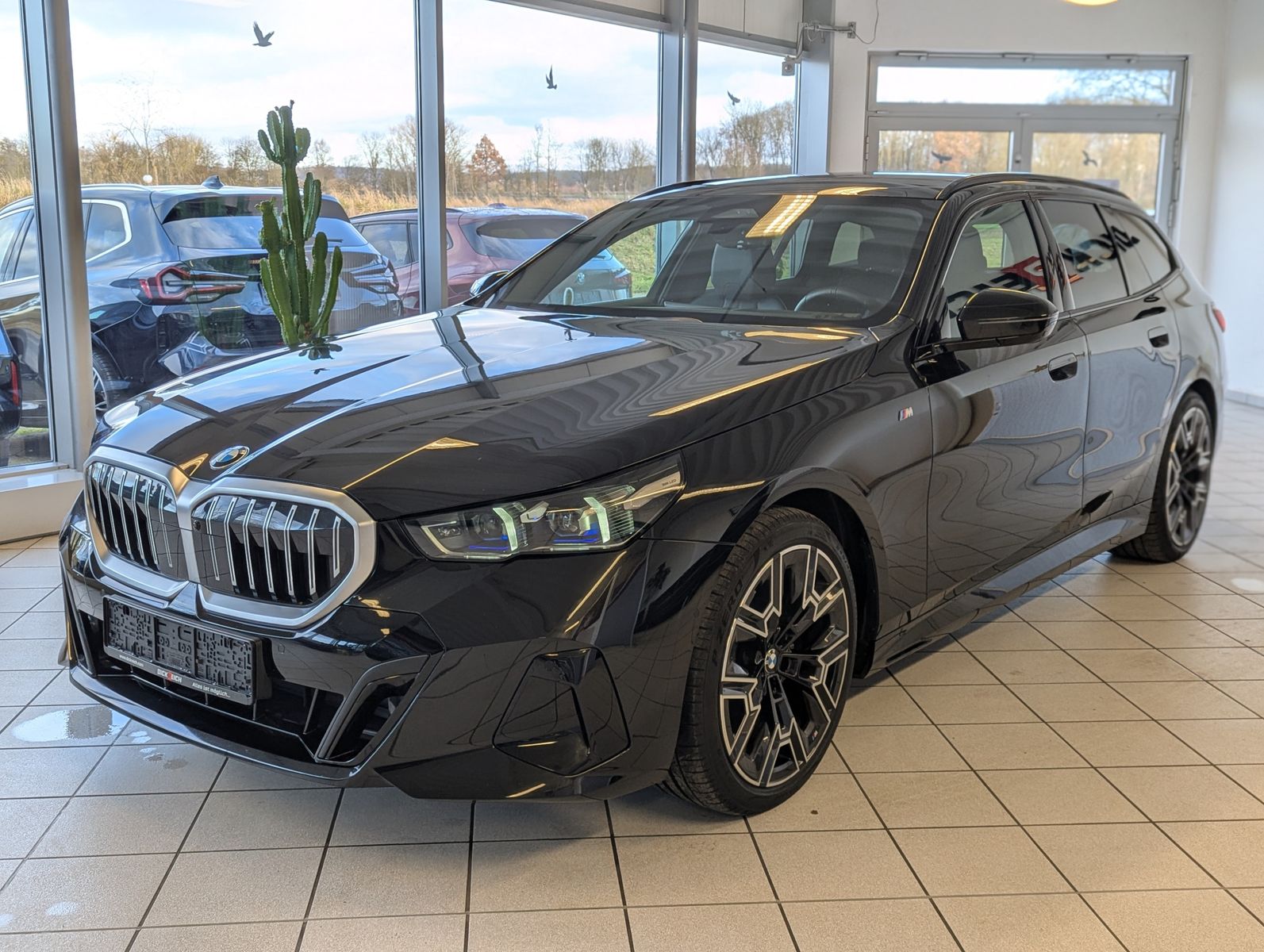 BMW 520 d M-Sport Innov.-Paket H/K LED Pano AHK 360° - Image 3