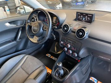 Audi A1 ambition *NAVI*PDC*SZHZ*KLIMA*SPORTFAHRWERK*
