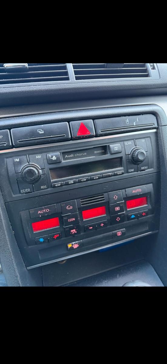 Audi A4 2005 — photo 7