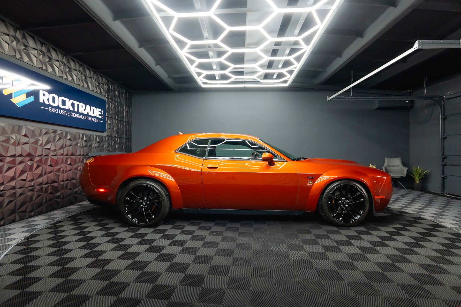 Fahrzeugabbildung Dodge Challenger 6.4 V8 SRT 392 R/T SCAT PACK WIDEBODY