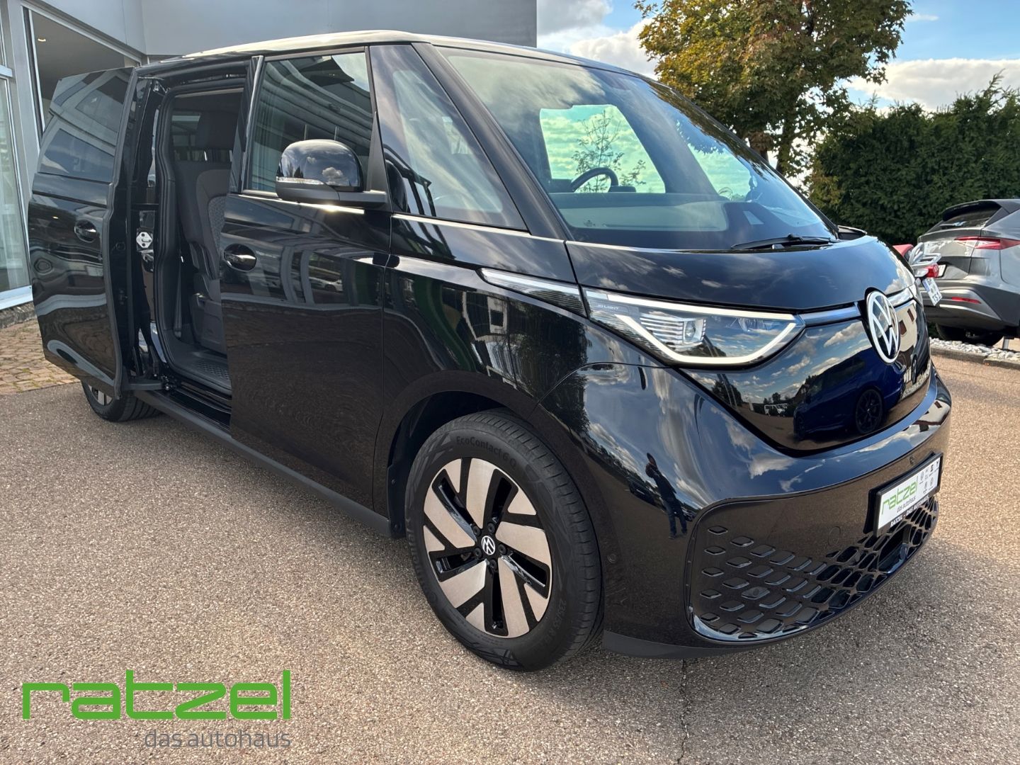 Fahrzeugabbildung Volkswagen ID. Buzz Bus Pro Motor: 210 kW (286 PS) 79 kWh G
