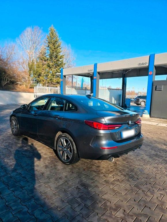 Image of BMW 218