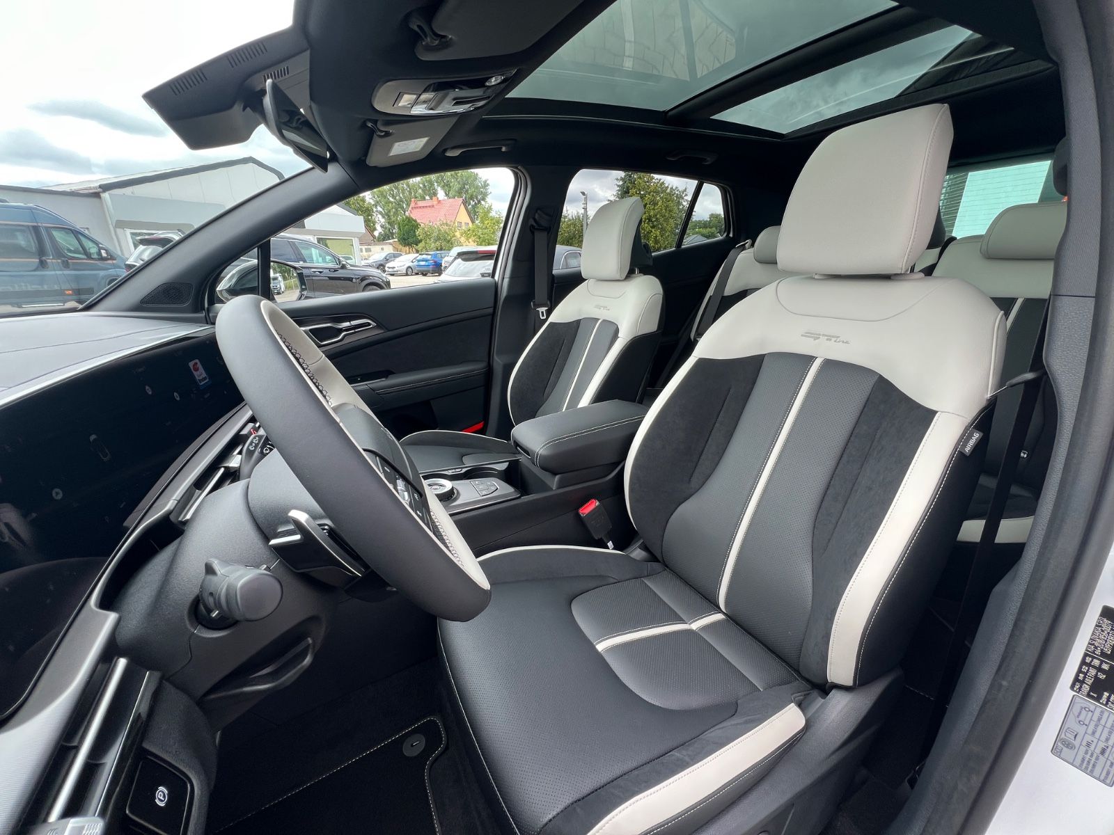 Fahrzeugabbildung Kia SPORTAGE 1.6T AWD DCT GTL SD GD DRI SOUND MJ 25