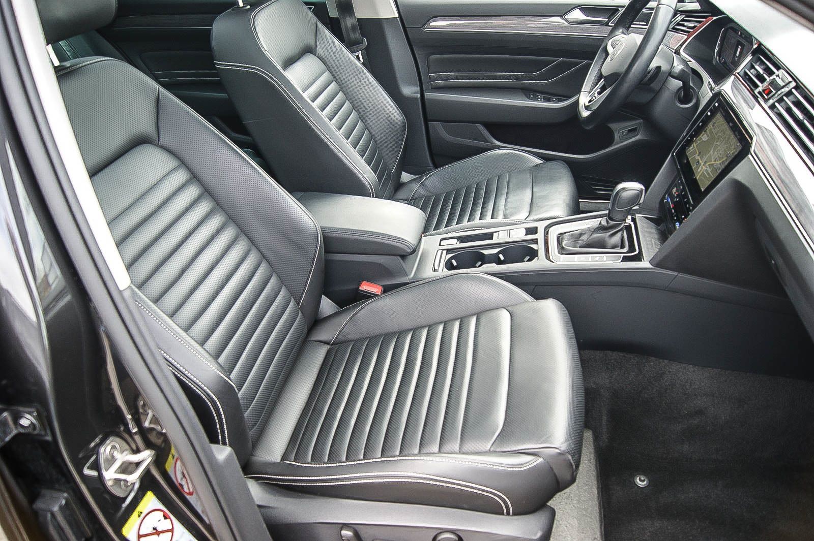 Fahrzeugabbildung Volkswagen Passat Variant 20TDI 4Motion R-Line MATRIX PANO