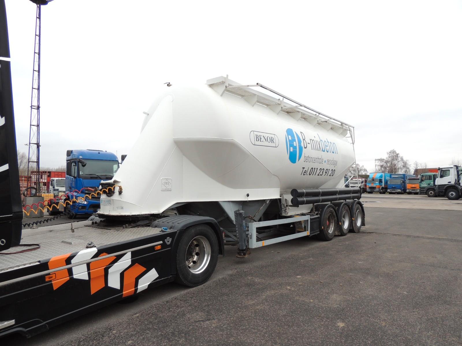Feldbinder 40 m³ Silo Cement/Zement