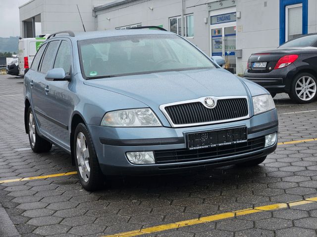 Skoda Octavia Combi Elegance   Automatik Getriebe