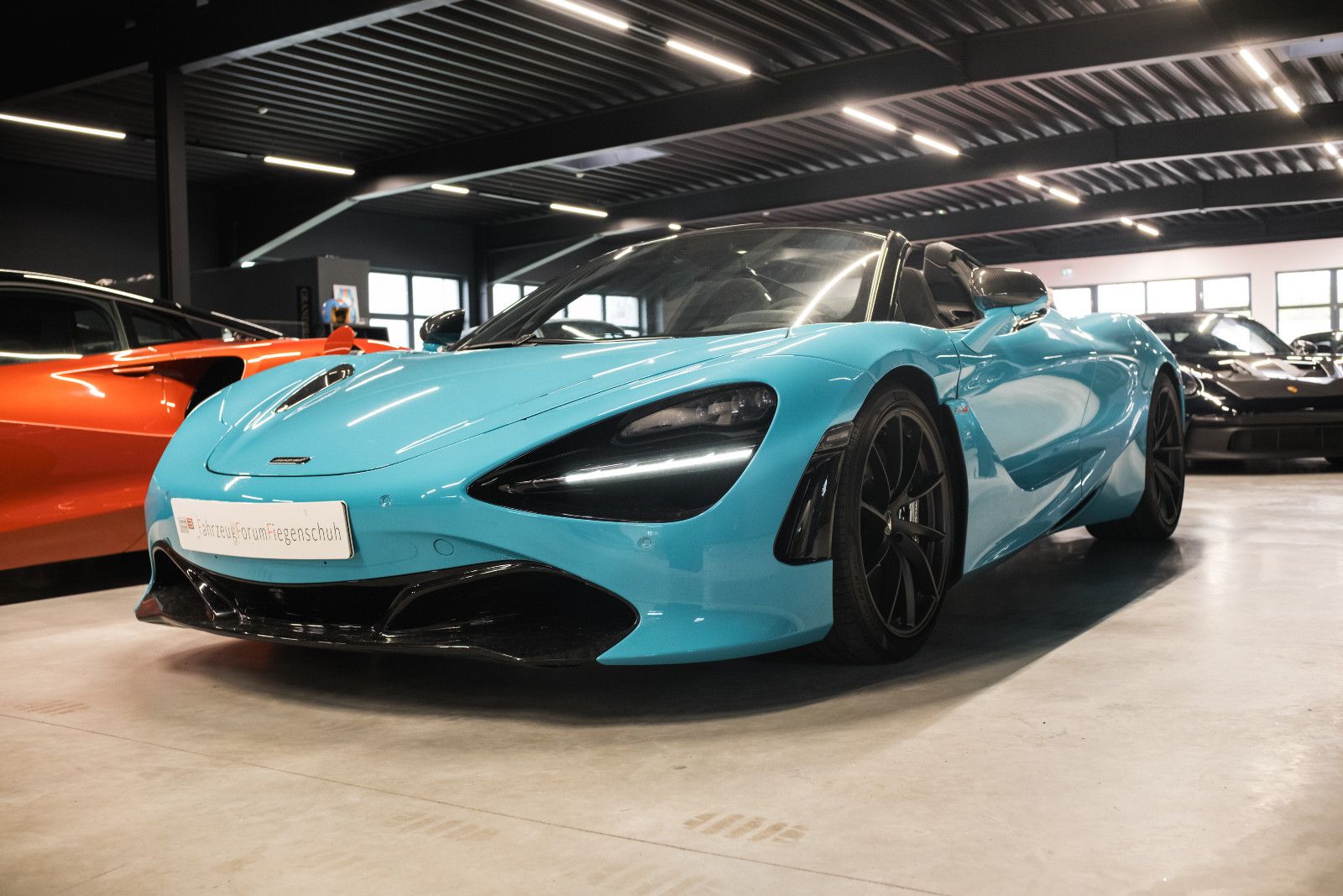 Fahrzeugabbildung McLaren 720S-B&W-McLaren Performance Plus Pack-Steuer!