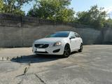 Volvo V60 T3 Kinetic  - Volvo V60: Kinetic