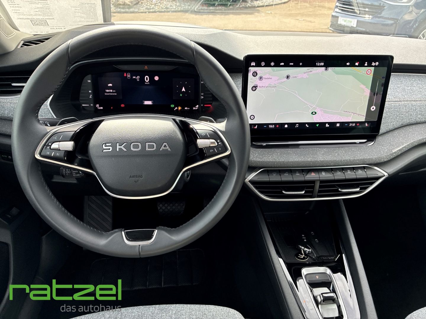 Fahrzeugabbildung SKODA Octavia Combi Selection 2.0 TDI HUD Navi ACC 360