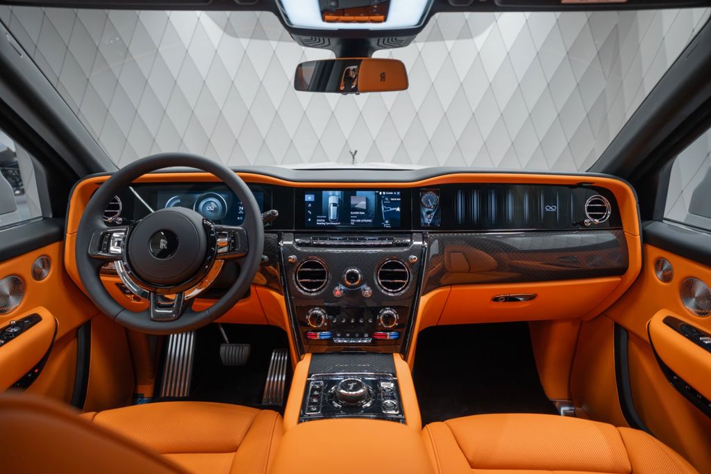 Cullinan BLACK BADGE 2026 GREY/ORANGE STARLIGHT - Bild 14