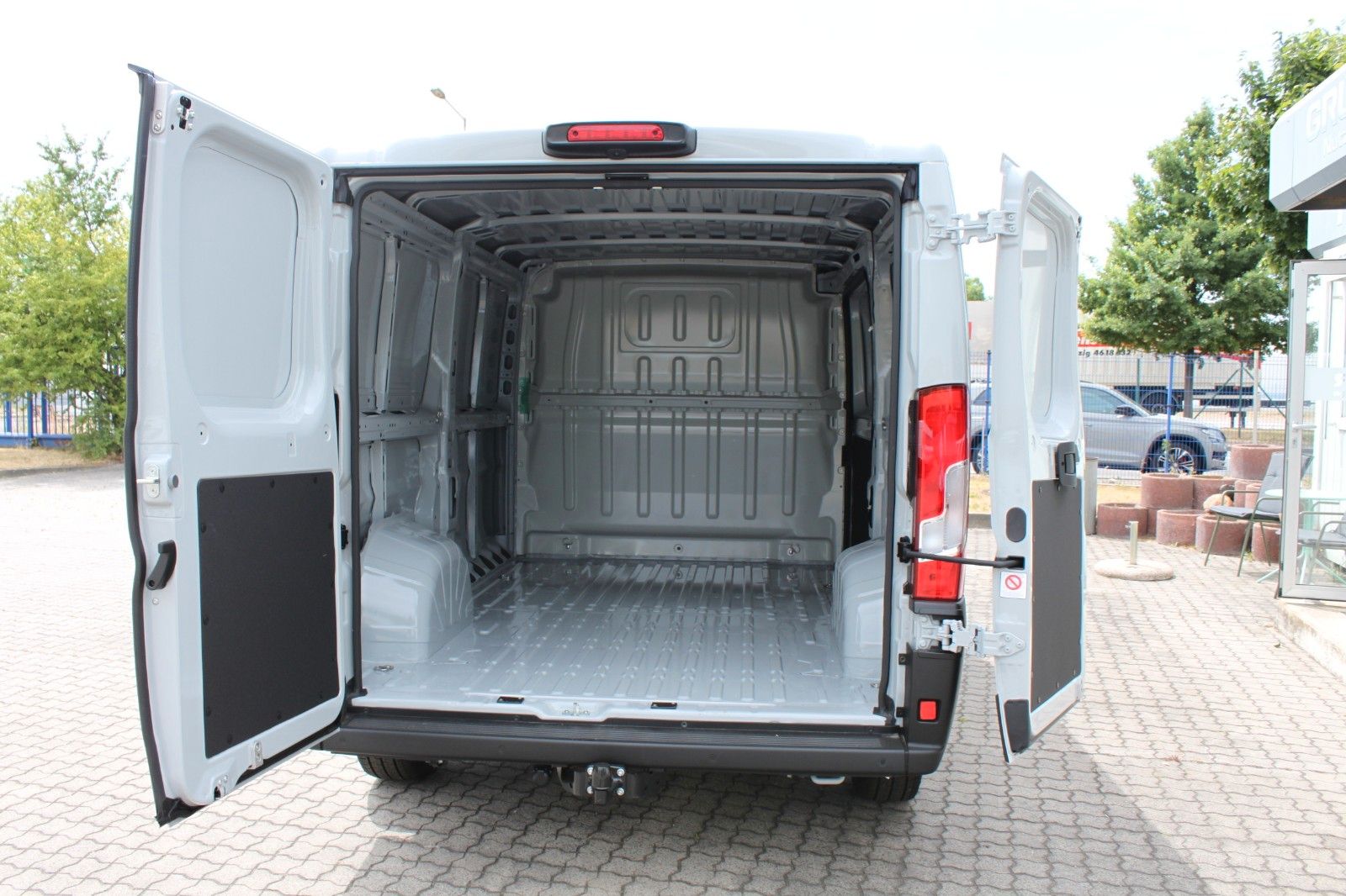 Fahrzeugabbildung Fiat Ducato H1 L2 33 L2H1 120 Multijet Flach
