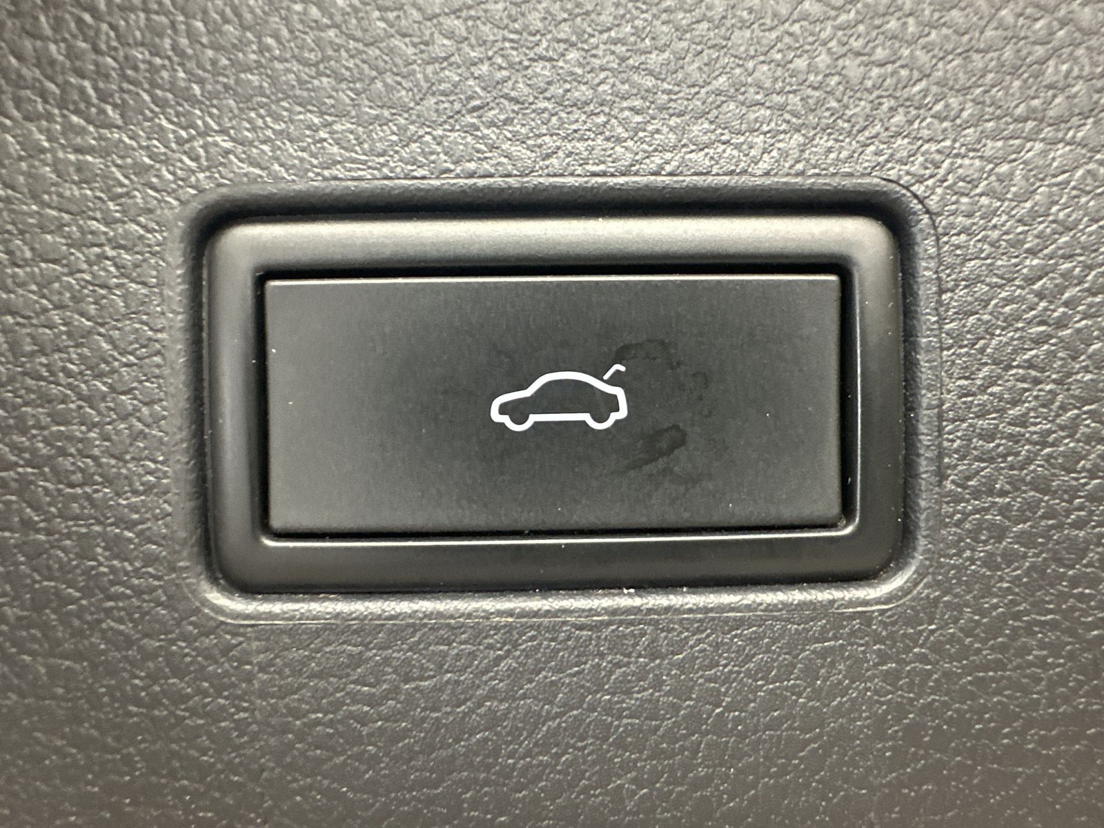 Fahrzeugabbildung Volkswagen Passat Variant GTE+NAV+LED+ACC+PANO+HUD+VCOCKPIT