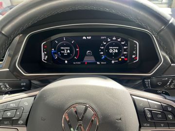 Volkswagen Tiguan - 10