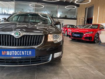 Skoda Superb Combi Laurin & Klement *PANO*NAVI*LEDER*