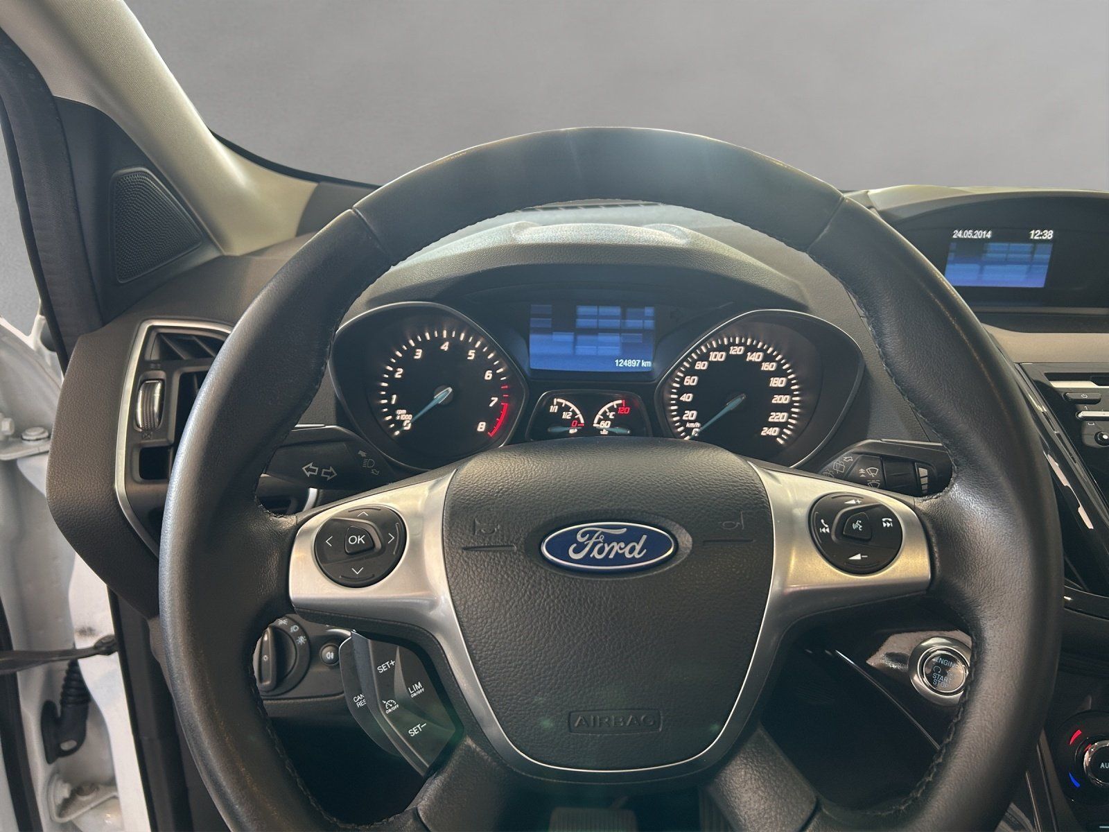 Fahrzeugabbildung Ford Kuga Titanium 1,6 Ecoboost 4x4 Automatik