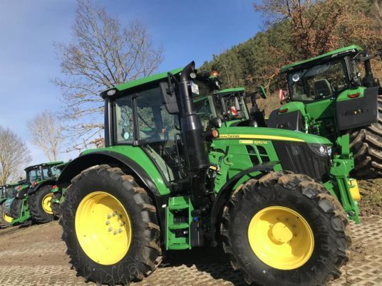 John Deere 6110M