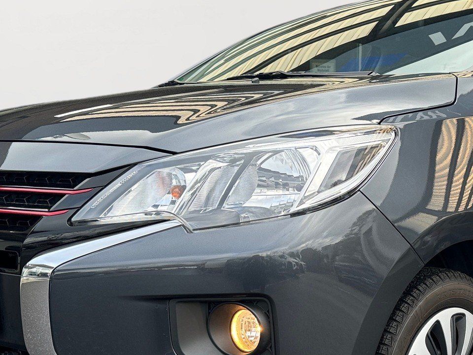 Fahrzeugabbildung Mitsubishi Space Star 1.2 Select + Black