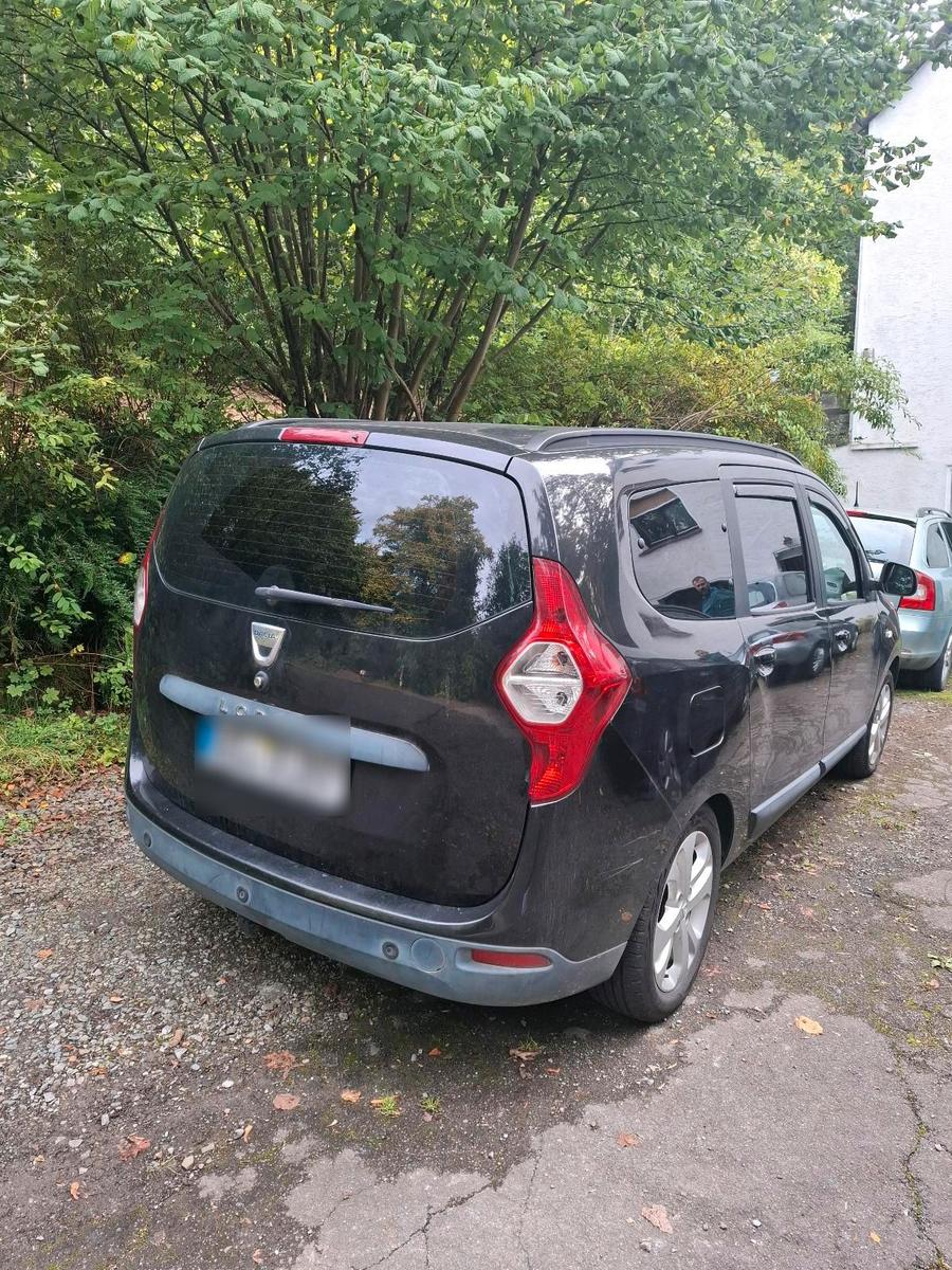 Dacia Lodgy 2013 — вигляд ззаду