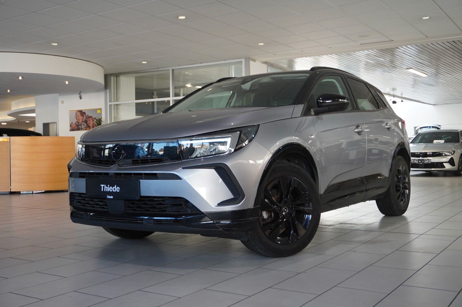 Fahrzeugabbildung Opel Grandland (X) 1.2T GS SPORT NAVI/LED/KAMERA/DAB+
