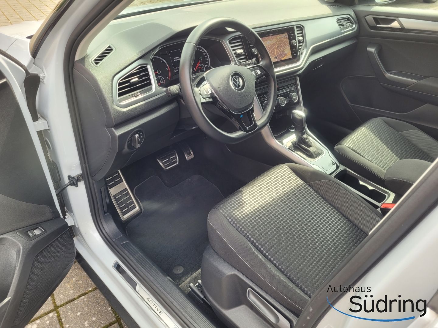 T-Roc Active 2.0 TDI DSG AHK Navi ACC El. Heckkl