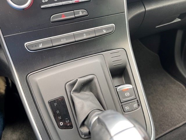 Fahrzeugabbildung Renault Scenic Grand Limited Deluxe TCe 140 EDC SHZ Navi