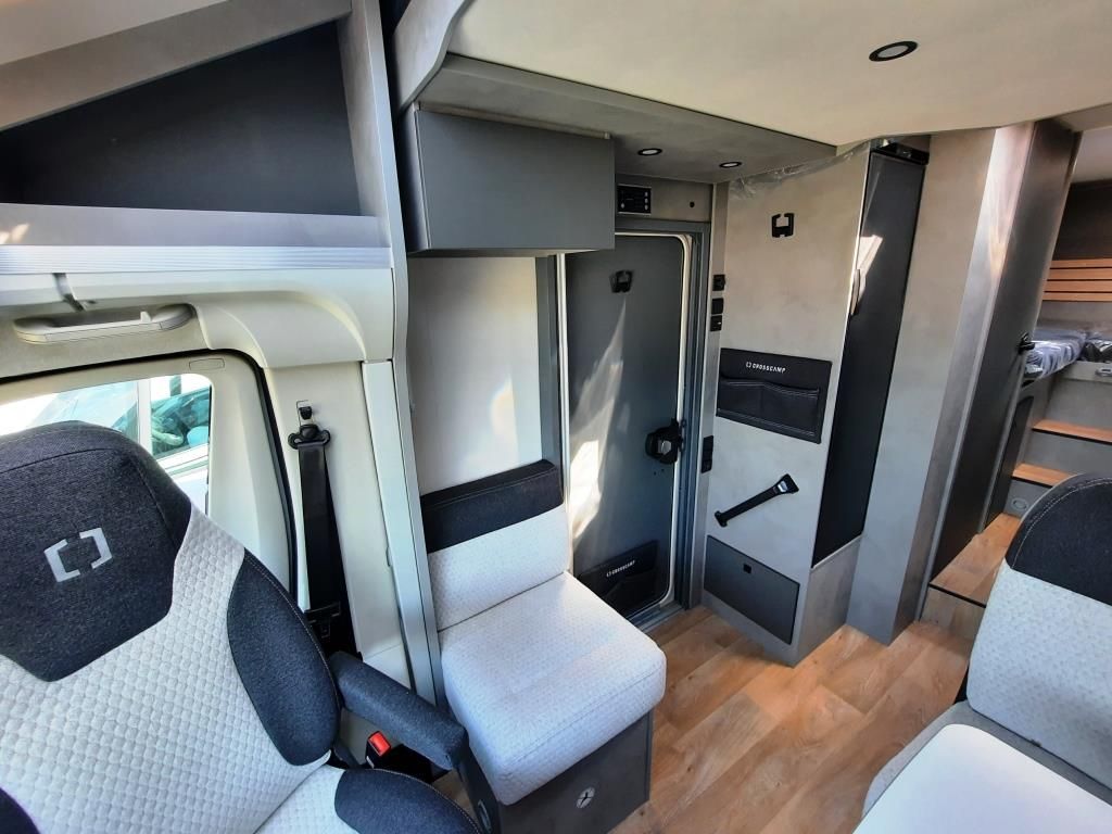 Fahrzeug Übersicht 9 Fahrzeugabbildung Crosscamp EXPDN 7.4 E Verfüg./Sparen Sie 4.566,- €