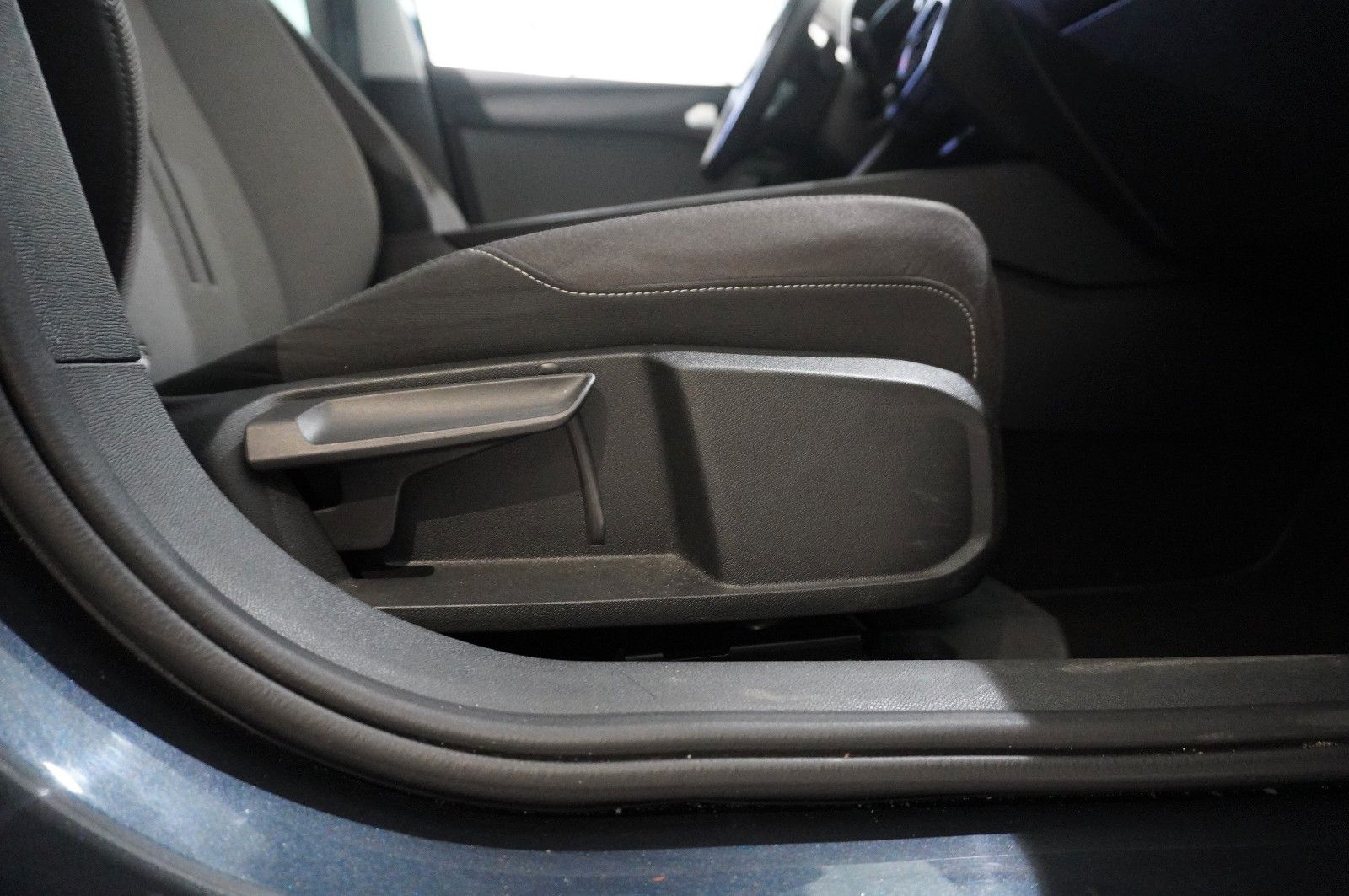 Fahrzeugabbildung SEAT Leon ST 1.0 E-TSI STYLE DSG NAVI/LED/KAMERA/DAB+