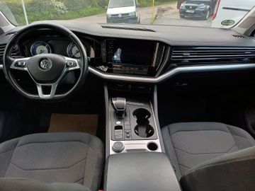 Volkswagen Touareg - 11