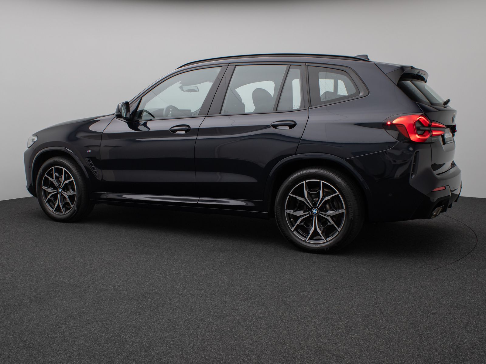 Fahrzeugabbildung BMW X3 xD20i M Sport Panorama 360°DAB HiFi Komfort