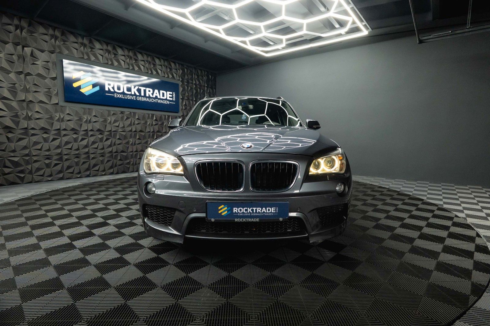 Fahrzeugabbildung BMW X1 xDrive 18d M-Sport Shadow Line *Bi-Xenon*DAB*