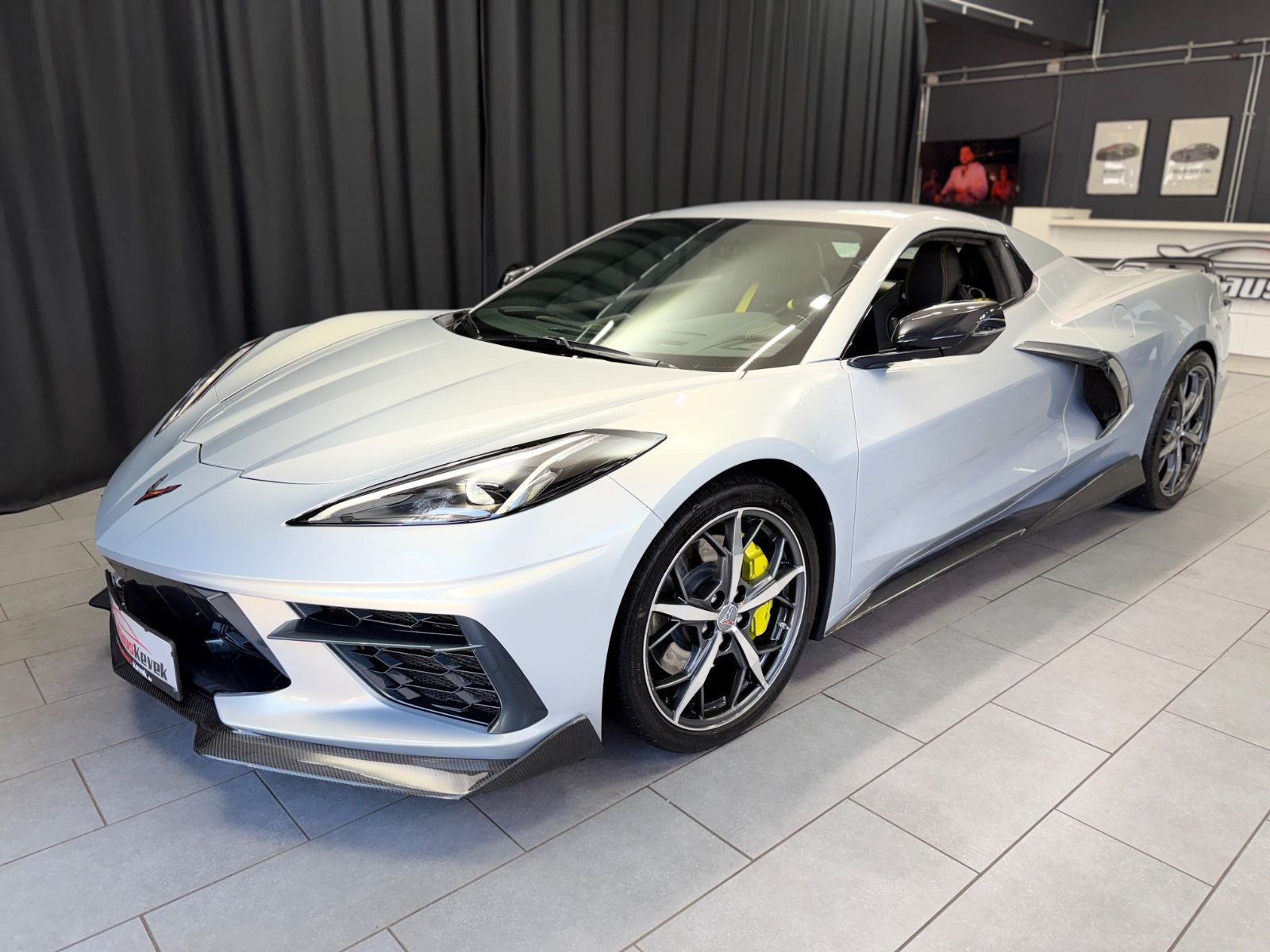 Fahrzeugabbildung Corvette C8 6.2 V8 Stingray 3LT Cabrio|CARBON|LIFT|VOLL