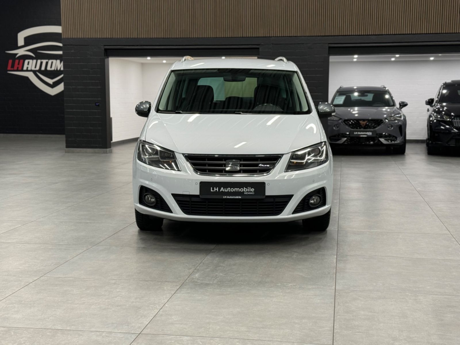 SEAT Alhambra FR-Line DSG Navi Bi-Xenon AHK PDC