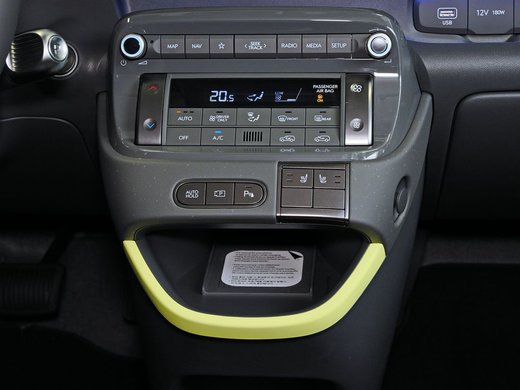 Fahrzeugabbildung Hyundai INSTER Cross EV Elektro-Komfort-Paket