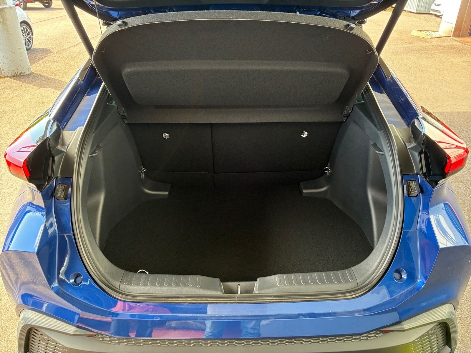 Fahrzeugabbildung Toyota C-HR 1.8 FWD Teamplayer Kamera,LED,Matrix