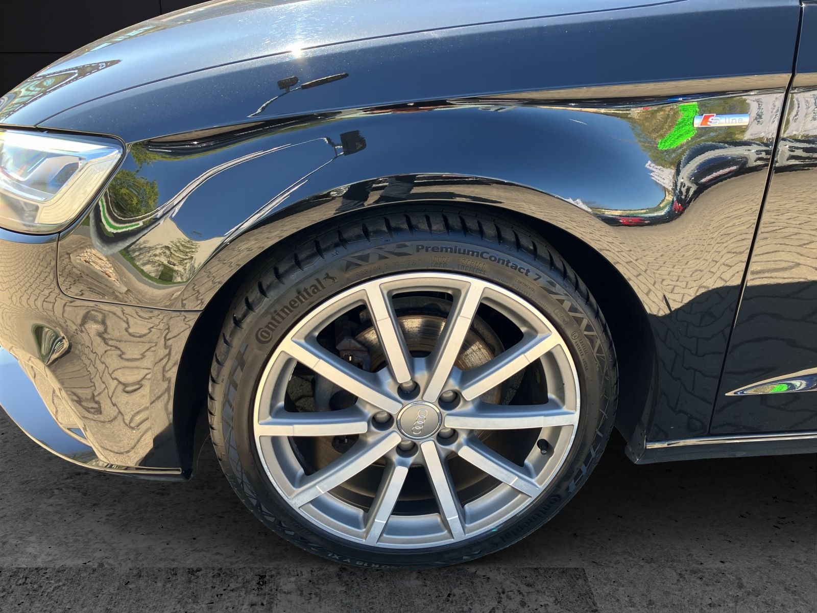 Fahrzeugabbildung Audi A3 Sportback TFSI sport  S-tronic LED NAVI ACC B