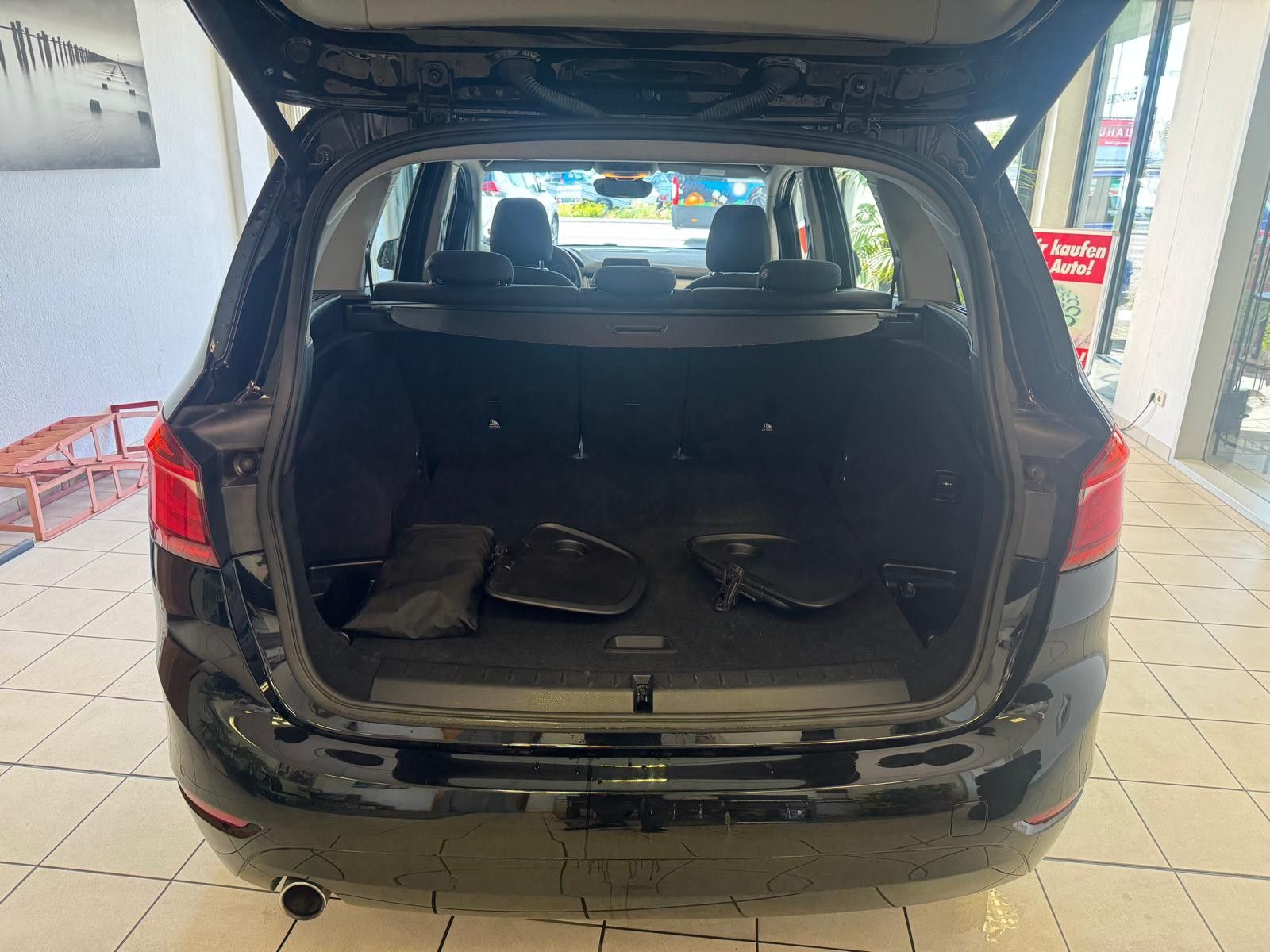 Fahrzeugabbildung BMW 216 Baureihe 2 Gran Tourer 216 d Advantage