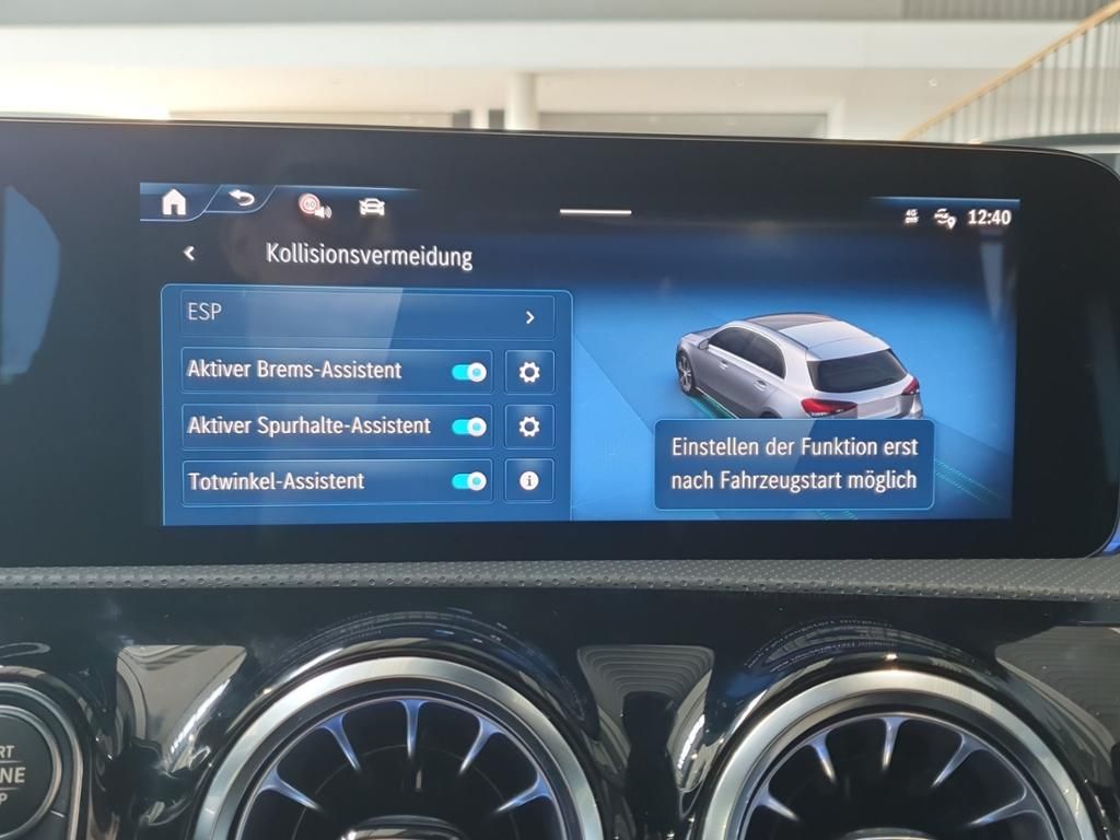 Fahrzeugabbildung Mercedes-Benz A 180 Kompaktlimousine AMG Line*Night Paket*LED